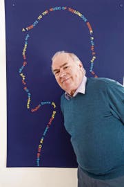 Niklaus «Knox» Troxler vor einem seiner Plakate. (Bild: Aargauer Zeitung/Nicole Nars-Zimmer (Basel, 4. April 2017))