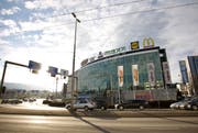 Die Bauarbeiten beim Seetalplatz erfordern eine neue Verkehrsführung. (Bild: Manuela Jans / Neue LZ)