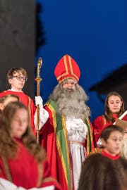 Der Samichlaus war dieser Tage auch bei der Hofkirche zu sehen. (Bild: Roger Grütter (Luzern, 3. Dezember 2017))