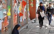 Eine Strasse in der Teheraner Innenstadt, wo vieles anders ist, als es scheint. (Bild: Getty)