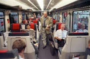 Blick in ein 1.-Klass-Abteil in einem Zug der SBB. (Bild: Martin Ruetschi / Keystone)