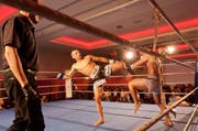 Markus Adlun (links) vom TKBC und Chen Ziyan aus China kämpfen um den WKF-Titel. (Bild: deRico)