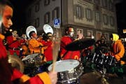 Timpel-Gäischter aus Brunnen, die dem Publikum kakofonisch einheizten. (Bilder Laura Vercellone/Neue SZ)