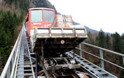 Die Stoos-Bahn auf ihrem bestehenden Trassee. (Bild Erhard Gick/Neue SZ)