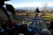 Die Zugerbergbahn AG weist 2015 fünf Prozent weniger Fahrgäste aus als im Vorjahr. (Bild: Stefan Kaiser / Neue ZZ (Archiv))
