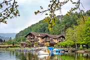 Blick auf das Seehotel Sternen in Horw. Mit dem neuen Bebauungsplan Winkel könnte es vergrössert werden. (Bild Pius Amrein)