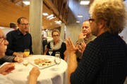An der Kickoff-Veranstaltung nahmen Mitglieder der Kommission für Altersfragen und Vertreter von Immobilienfirmen teil. (Bild: pd)