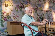 Hat noch mit 100 den Schalk im Nacken: Theodor Schmid. (Bild: Nadia Schärli (Luzern, 24. August 2017))