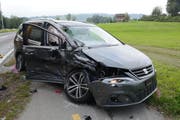 Beide Fahrzeuge waren nicht mehr fahrtüchtig und mussten abgeschleppt werden. (Bild: Luzerner Polizei)