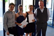 Der Preisträger und die Preisträgerinnen des Don Bosco Preises mit Oliver Kuhn (rechts). (Bild: PD)