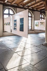Vom Pilatus bis zur Rigi – Luzerner Hausberge sind bei der Ausstellung in der Kornschütte die Stars. Gemalt wurden die Bilder von der Gilde Schweizer Bergmaler. (Bild: Nadia Schärli (Luzern, 10. Januar 2018))