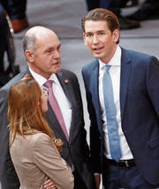 Sebastian Kurz (rechts) mit ÖVP-Politiker Wolfgang Sobotka. (Bild: Florian Wieser/EPA (Wien, 20. Dezember 2017))