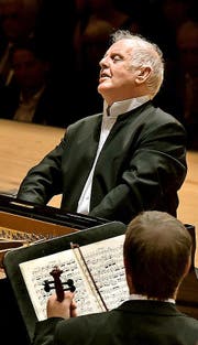 Solist unter Freunden: Daniel Barenboim im KKL. (Bild: Lucerne Festival/Peter Fischli)
