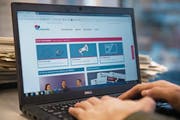 Easyvote verfasst nicht nur Broschüren, sondern ist im digitalen Zeitalter auch im Internet aktiv (Symbolbild). (Bild: Corinne Glanzmann)