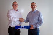 Der neue Garaventa-CEO Arno Inauen (rechts) mit seinem Vorgänger István Szalai. (Bild: pd)