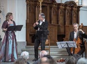 Sara Jäggi (Sopran), Pius Strassmann (Blockflöte) und Thomas Goetschel (Gambe) als Teil der Barockband. Bild: Boris Bürgisser (26. März 2017)