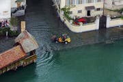 Das Siedlungsgebiet soll gegen Hochwasser wie hier in der Stadt Luzern im August 2005 besser geschützt werden. (Bild: Archiv Neue LZ)