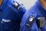 Der Mitarbeiter der Polizei wurde nach Abschluss vom Administrativverfahren abgemahnt. (Bild: Alexandra Wey/Keystone)