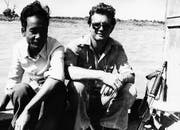 Pierre Simonitsch (rechts) als Kriegsberichterstatter bewaffnet auf dem Mekong unterwegs. (Bild: PD)