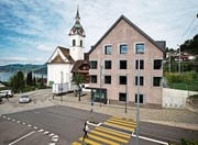 Im Gemeindehaus von Walchwil rechnet man mit mehr Sozialhilfebezügern. (Bild: Stefan Kaiser (19. August 2016))