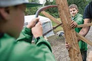 Bei der Jungwacht Ebikon packen alle mit an. (Bild: Boris Bürgisser (10. Juli 2017))