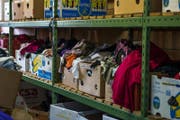 Blick in eine Kleider-Boutique. Hier können sich Asylsuchende mit Kleidern eindecken. (Bild: Dominik Wunderli (Glaubenberg, 1. Oktober 2016))