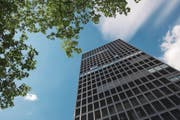 Im obersten Stock des Park Tower besitzt die Stadt ein Recht, das sie gerne verkaufen würde. (Bild: Maria Schmid (29. Juli 2016))
