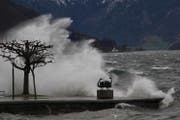 Die Prognosen verheissen weiterhin viel Regen. Der Pegelstand der Gewässer – im Bild der Zugersee – könnten stark ansteigen. (Bild: Leserbild: Daniel Keller (Zug, 3. Januar 2018))