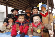 Cowboys und Indianer bevölkern die Stanser Kinderfasnacht. (Bild: André A. Niederberger)