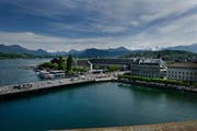Die Idee eines Hilfswehr bei der Seebrücke in Luzern wird nicht weiterverfolgt. (Archivbild Corinne Glanzmann)