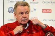 Neben den Toren Drmic wertete Hitzfeld auch die Leistung der gesamten Mannschaft vor der Pause positiv. (Bild: Keystone)