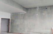 Die weiss getünchte Wand in der Kapelle. (Bild: PD)