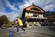 Es kommt wieder Bewegung ins Kurhaus Flühli. (Bild: Pius Amrein / Neue LZ)