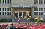 Eingang zur Zentral- und Hochschulbibliothek (ZHB). (Bild: Pius Amrein (Luzern, 11.09.14))