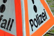 Die beiden Unfallbeteiligten blieben unverletzt und flüchteten zu Fuss. (Symbolbild Neue OZ)