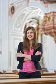 Jacqueline Straub (25), hier in der Luzerner Jesuitenkirche, fühlt sich von Gott berufen. (Archivbild Boris Bürgisser)