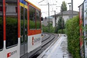 Für den Doppelspurausbau der Zentralbahn - hier bei der Station Hergiswil-Matt - werden drei Vorprojekte erarbeitet. (Bild: Robert Hess)