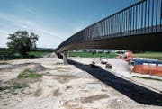 Die Fussgängerbrücke wird im September feierlich eingeweiht. (Bild: Stefan Kaiser (Baar, 2. August 2017))
