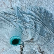 Der Gornergletscher in den Walliser Alpen von oben. (Bild: Bernhard Edmaier)