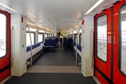 So wie in der S-Bahn Zürich (Bild) soll es auch in Luzern Stehplatzzonen geben. (Bild: Keystone)