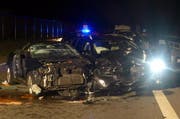 Die zwei Autos kollidierten kurz vor dem Rüteli-Tunnel. (Bild: pd)