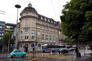 Das Hotel Anker am stark frequentierten Pilatusplatz. (Bild: Archiv Eveline Beerkircher/Neue LZ)