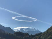 Der «Heiligenschein» war von Giswil aus über Rosen-, Mittel- und Wetterhorn sichtbar. (Bild: Leserbild: Armin Berchtold)