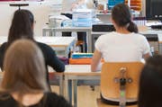 Sekundarschüler während des Unterrichts im Schulhaus Gasshof im Stadtteil Littau. (Bild: Boris Bürgisser)