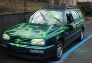 Diesen VW erwischte es am schlimmsten. (Bild Luzerner Polizei)