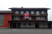 Diese Fahne ist in Giswil entwendet worden. (Bild Kantonspolizei Obwalden)