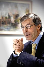 Uni-Rektor Paul Richli (67) gestern in seinem Büro im Uni-Gebäude an der Frohburgstrasse in Luzern. (Bild Nadia Schärli)
