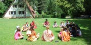 Meditieren im «Tempel»: die Wölfli Ballwil auf dem Lagerplatz in Aarburg. (Bild: Elisabeth Portmann)