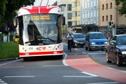 Mit einem jährlich mit 60 Millionen Franken gespeisten Fonds sollen der geplante Ausbau des öffentlichen Verkehrs garantiert werden. (Bild: Eveline Beerkircher/Neue LZ)