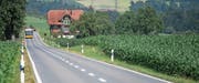 Die Postauto-Linie 73 soll künftig in einem höheren Takt zwischen Luzern und Udligenswil verkehren. (Bild: Boris Bürgisser (Udligenswil, 27. Juni 2017))
